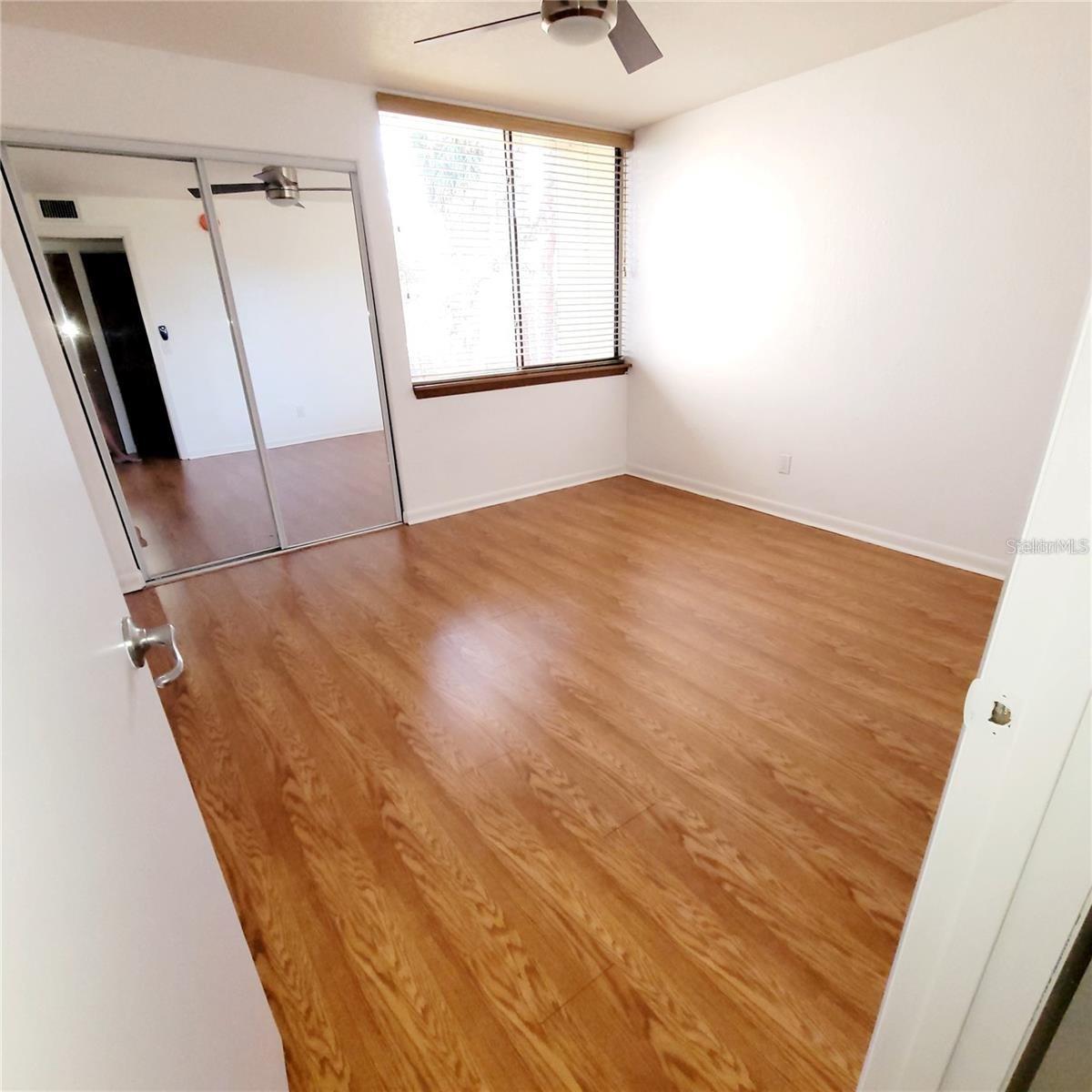 Listing photo id 1 for 4906 25th Street W 101