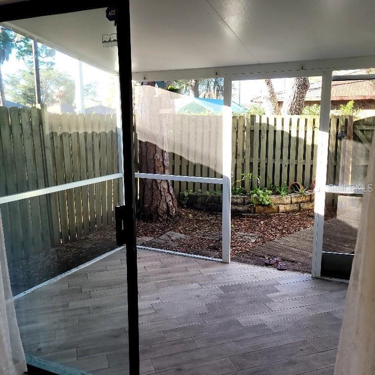 Listing photo id 2 for 4906 25th Street W 101