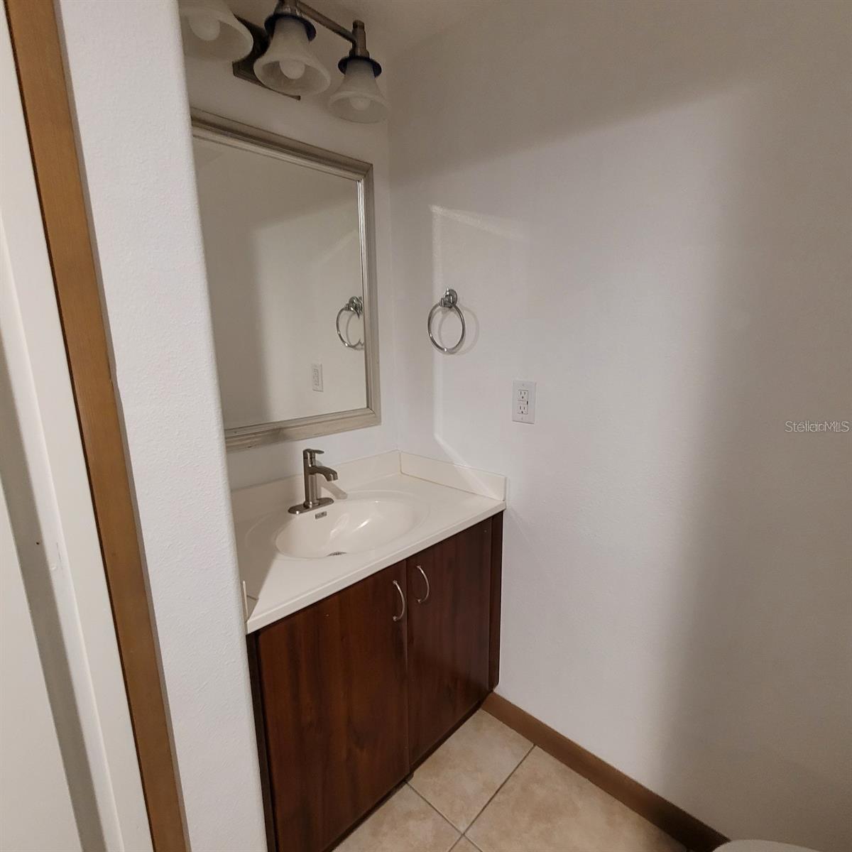 Listing photo id 5 for 4906 25th Street W 101