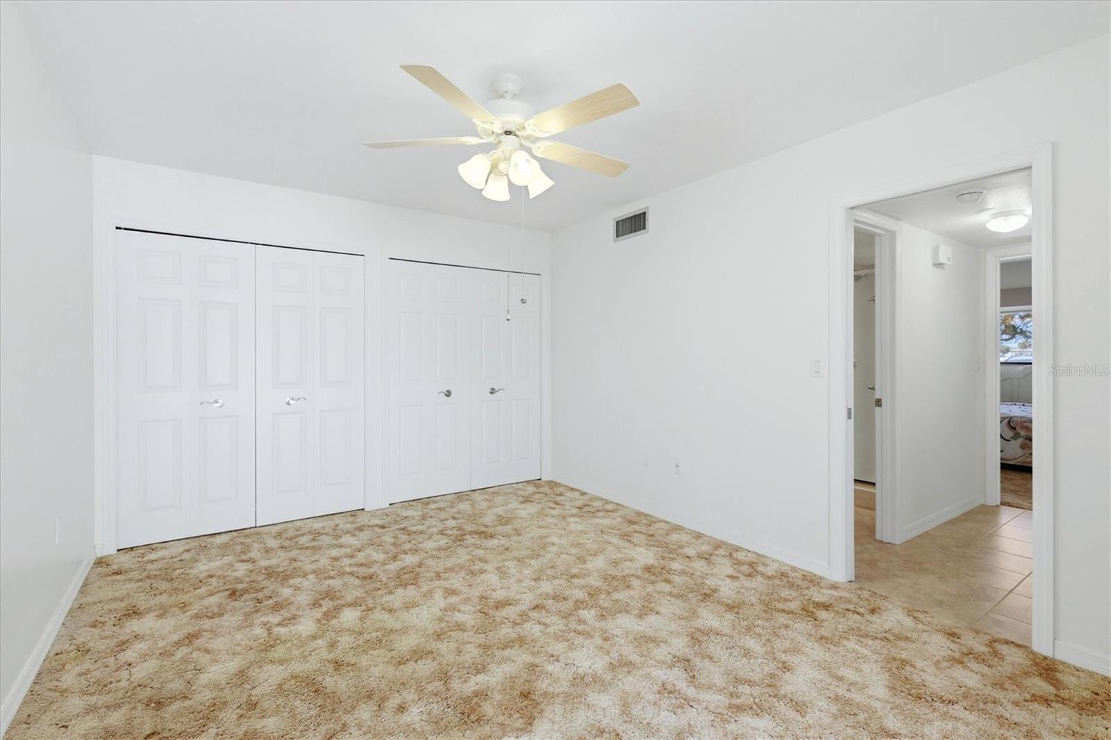 Image 26 of 64 For 1585 Tarpon Center Drive 29