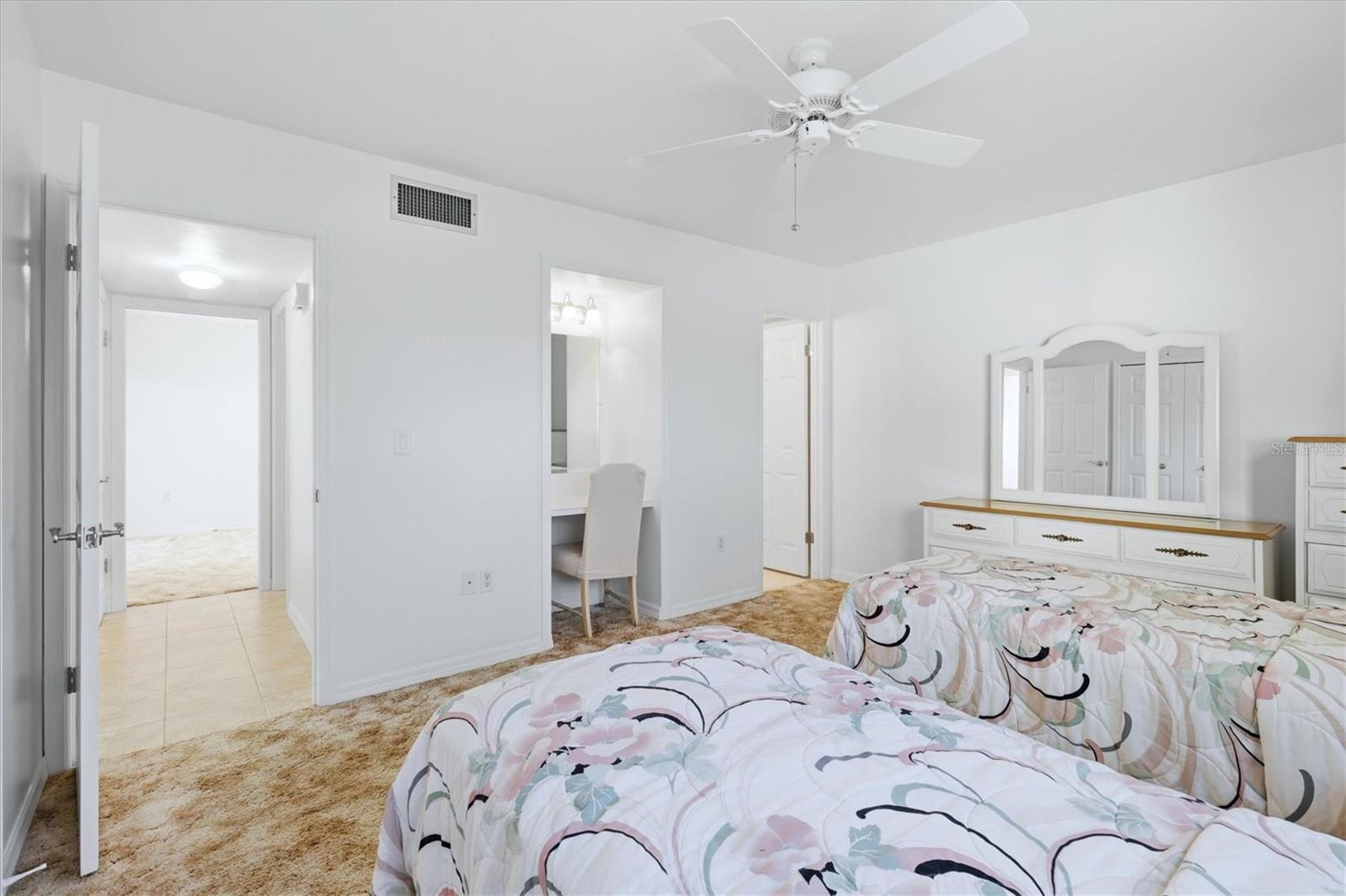 Image 30 of 64 For 1585 Tarpon Center Drive 29