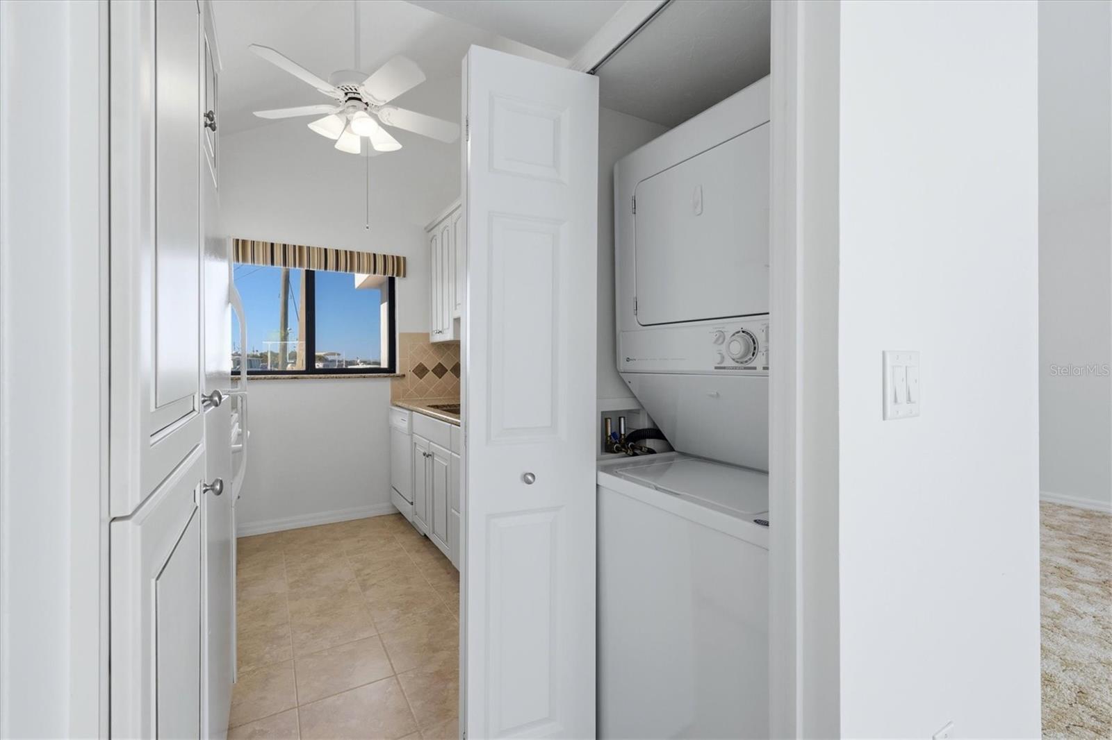 Image 33 of 64 For 1585 Tarpon Center Drive 29