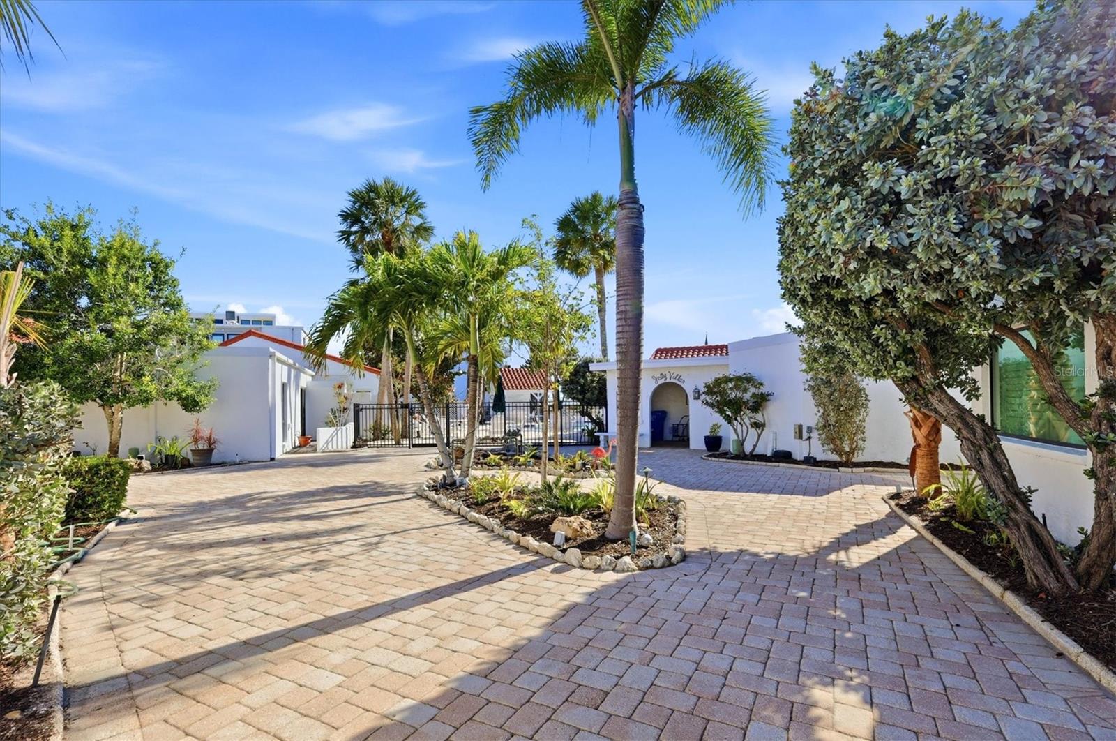 Image 35 of 64 For 1585 Tarpon Center Drive 29