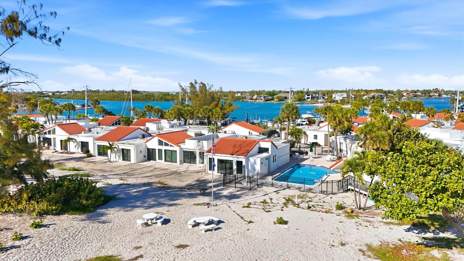 Image 38 of 64 For 1585 Tarpon Center Drive 29