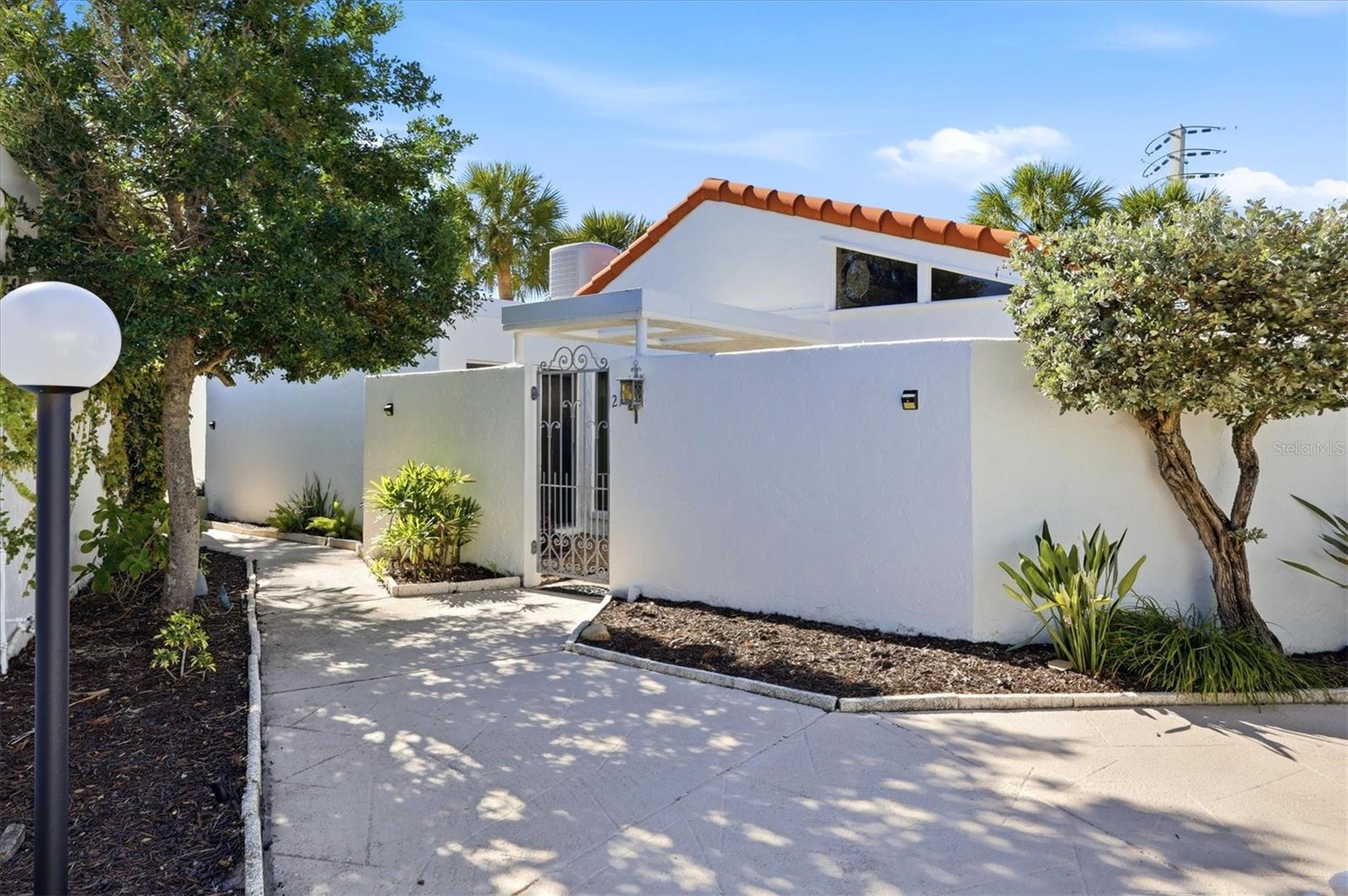 Image 4 of 64 For 1585 Tarpon Center Drive 29