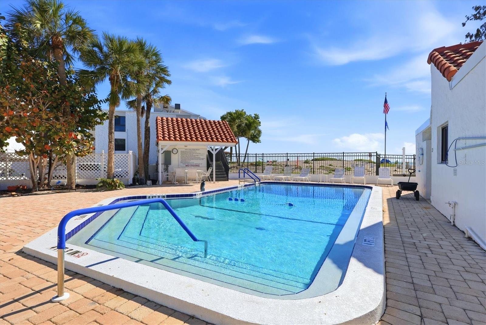 Image 41 of 64 For 1585 Tarpon Center Drive 29