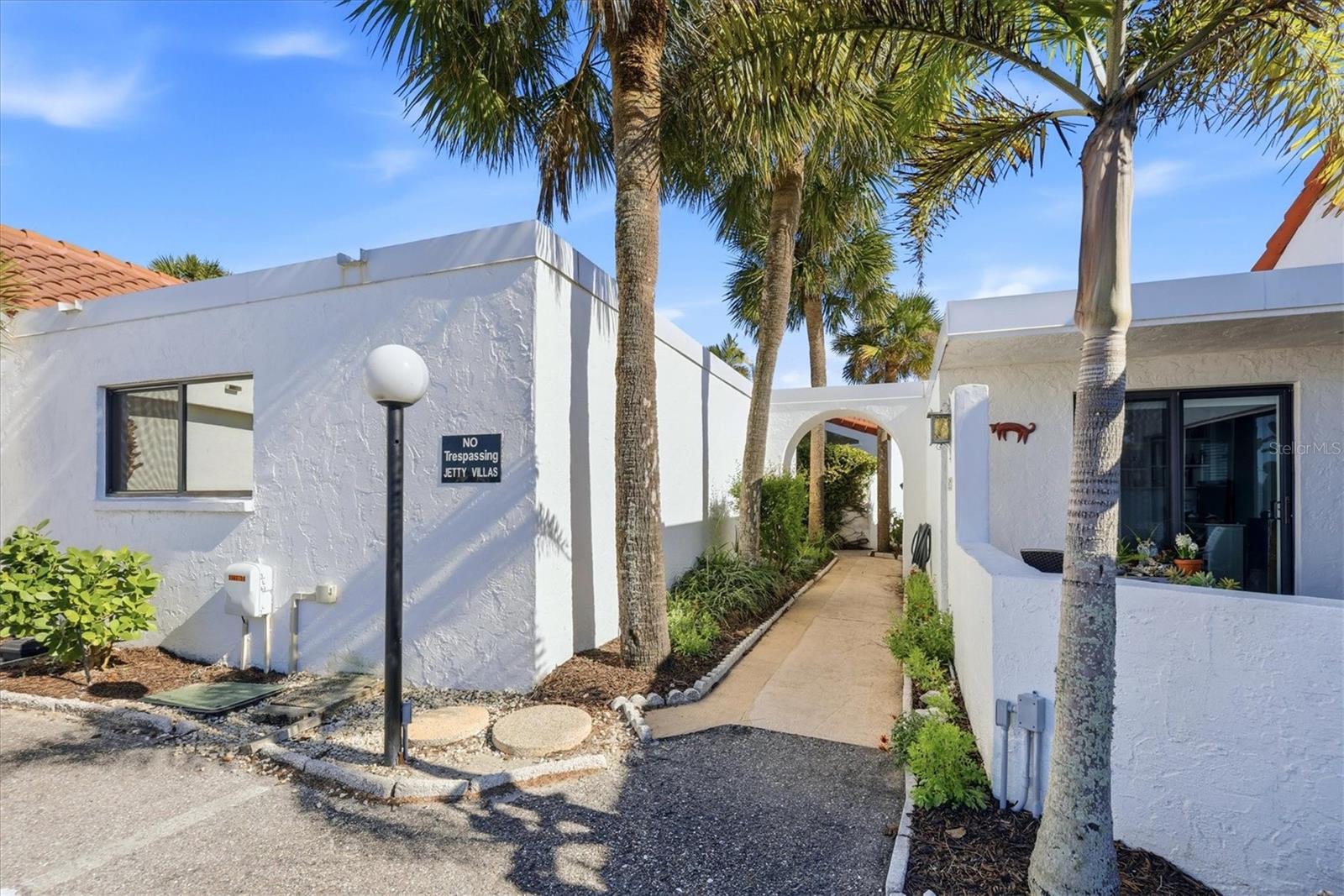 Image 5 of 64 For 1585 Tarpon Center Drive 29