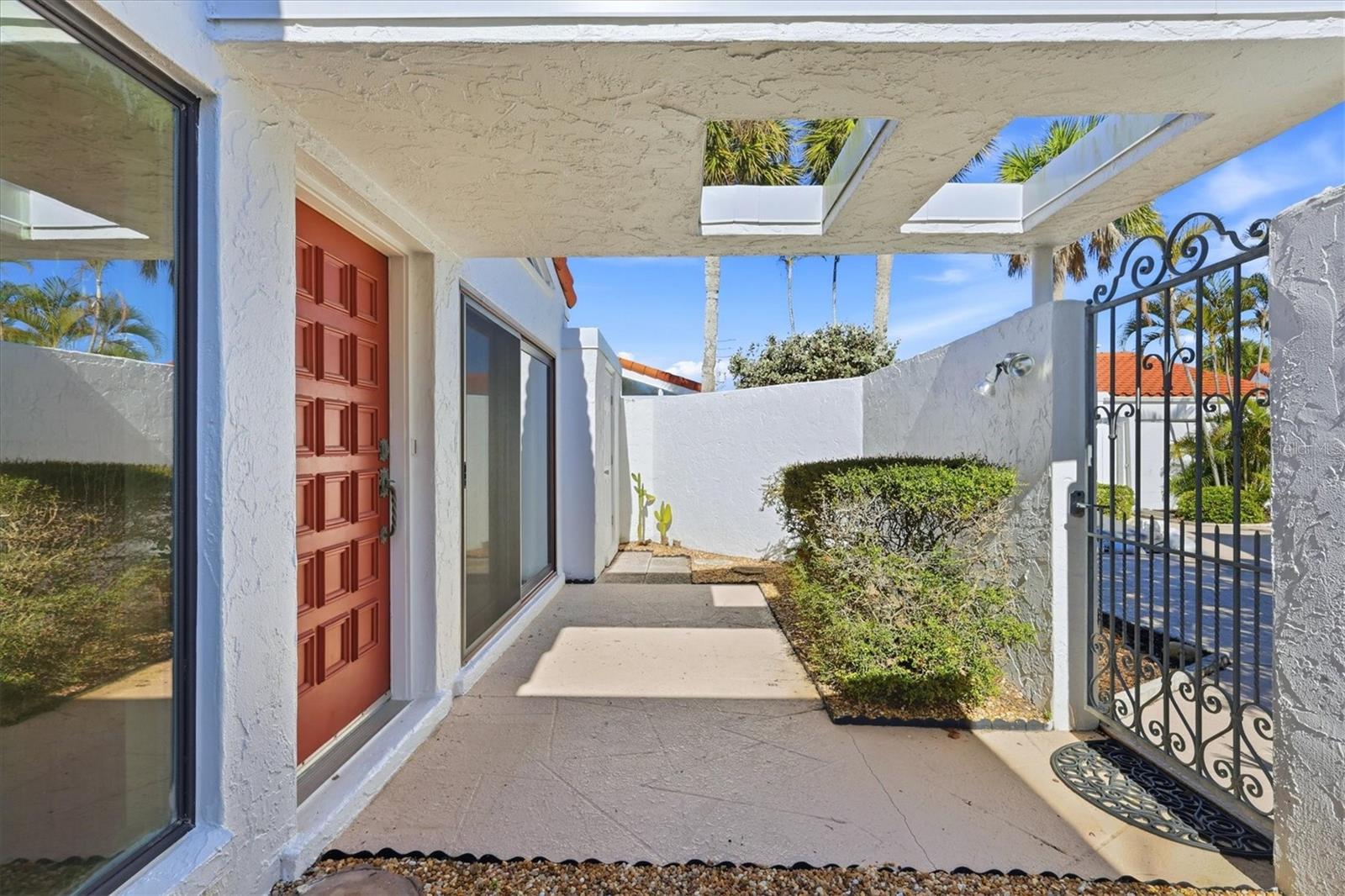 Image 7 of 64 For 1585 Tarpon Center Drive 29