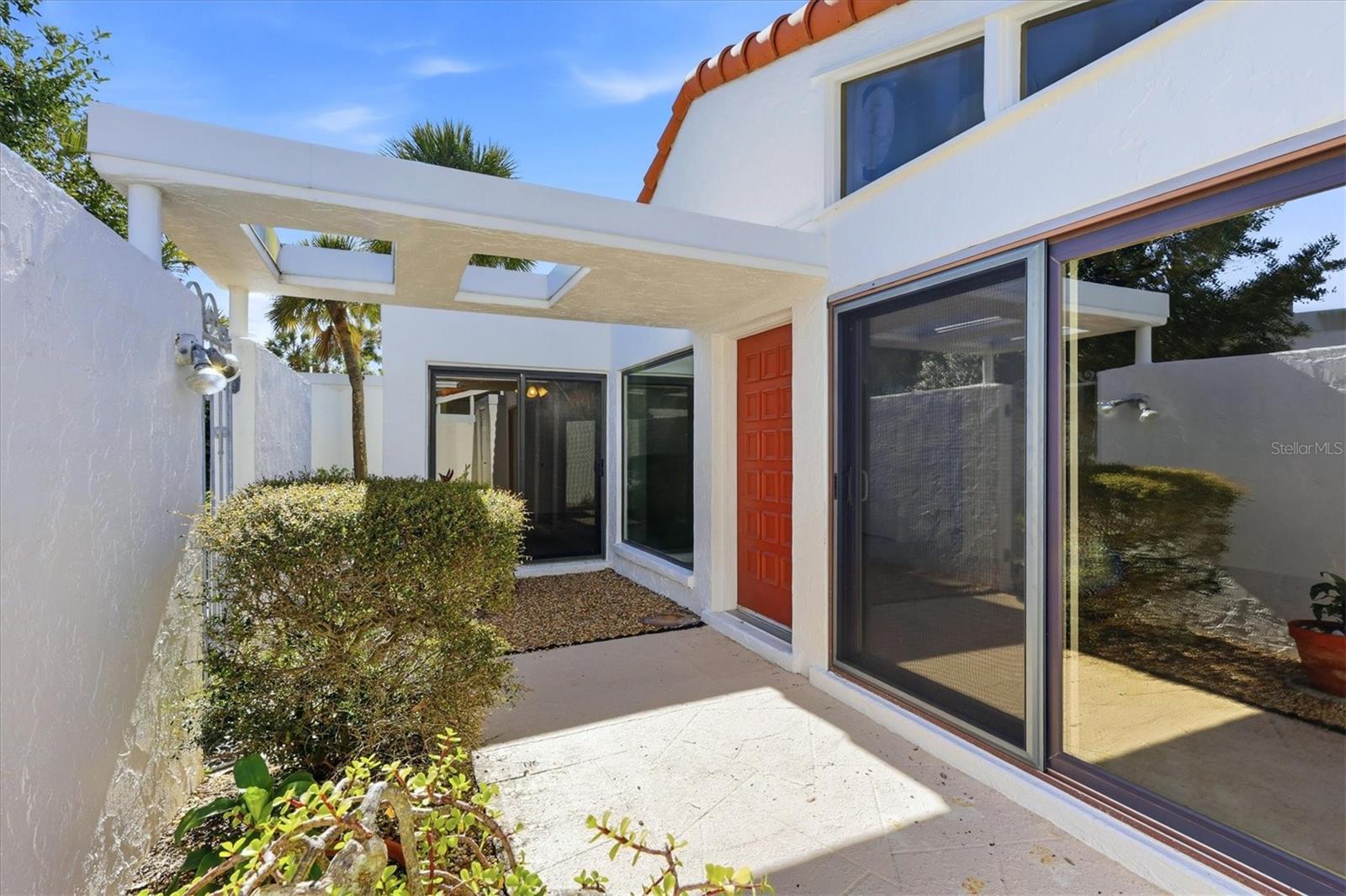 Image 8 of 64 For 1585 Tarpon Center Drive 29