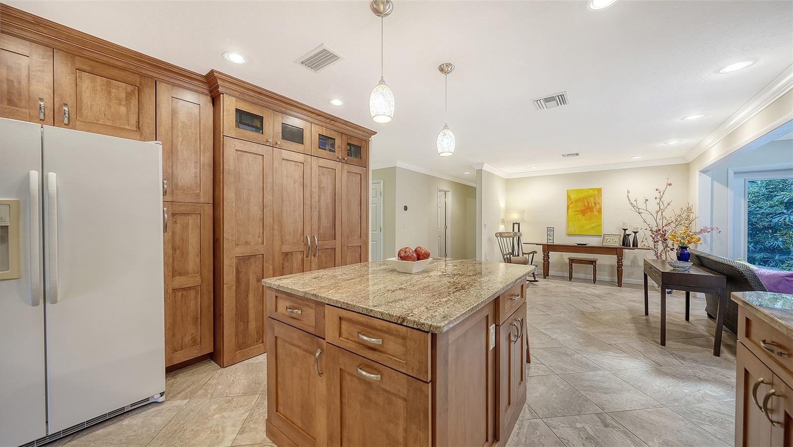 Image 10 of 41 For 5345 Siesta Court