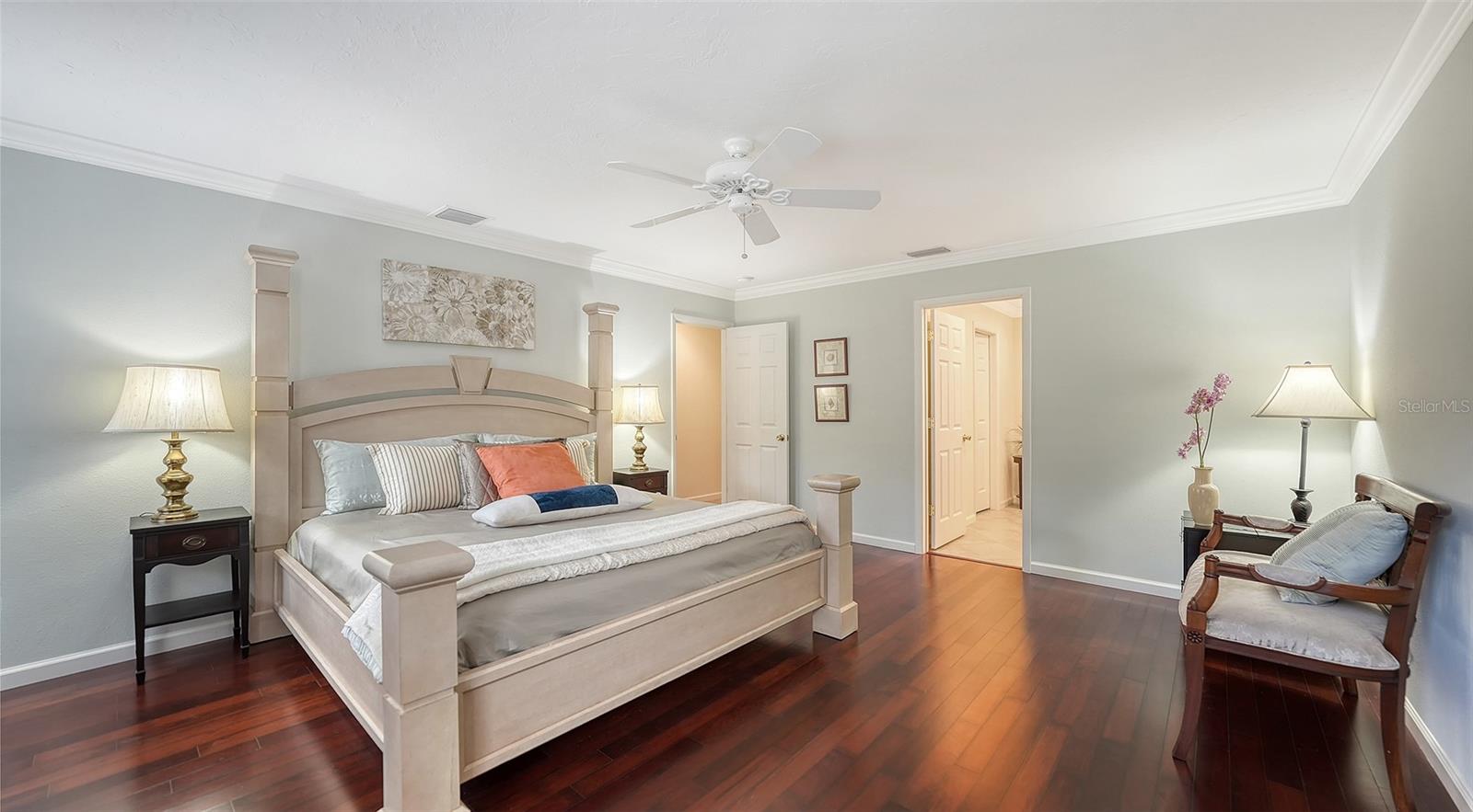 Image 16 of 41 For 5345 Siesta Court