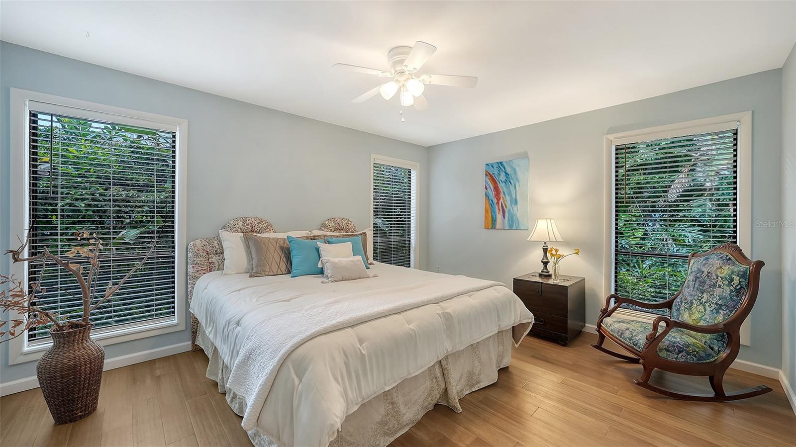 Image 19 of 41 For 5345 Siesta Court