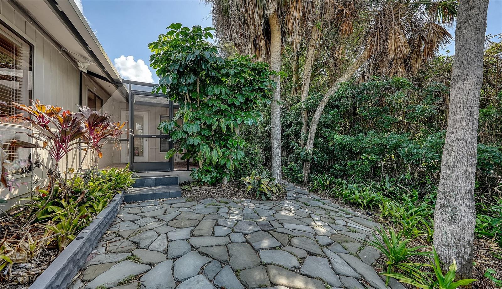 Image 26 of 41 For 5345 Siesta Court