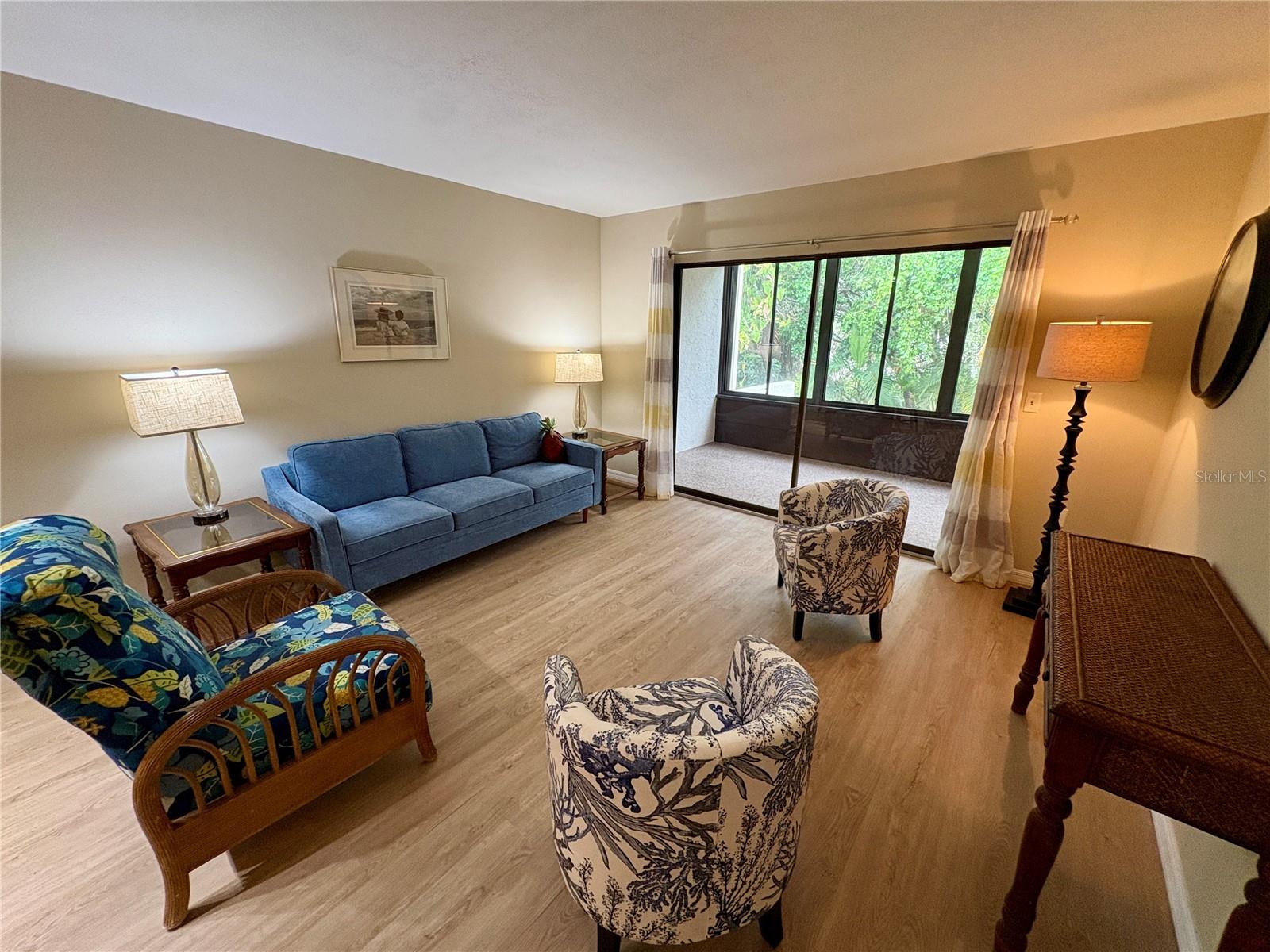 Image 11 of 26 For 378 Springdale Drive 378