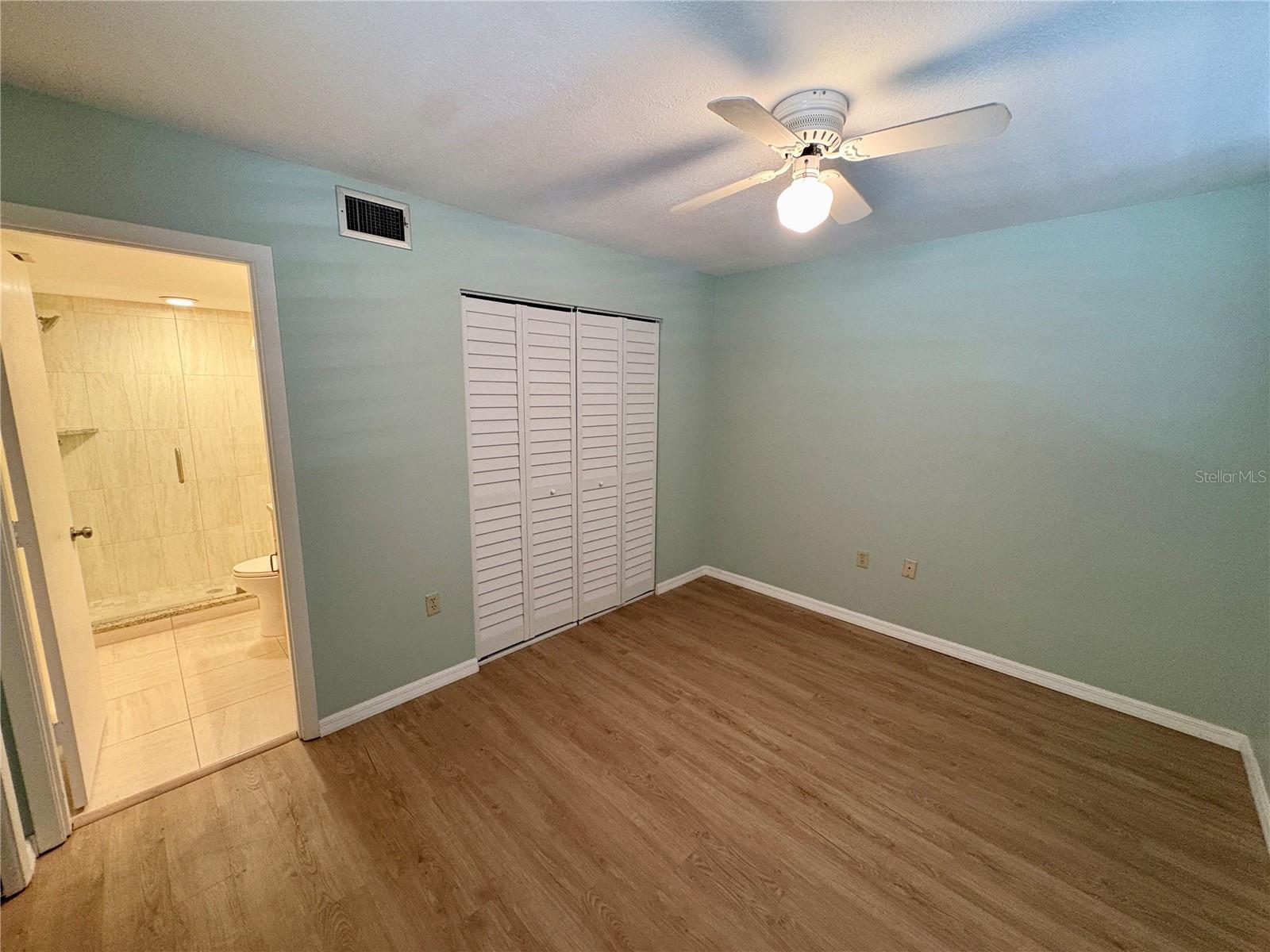 Image 20 of 26 For 378 Springdale Drive 378