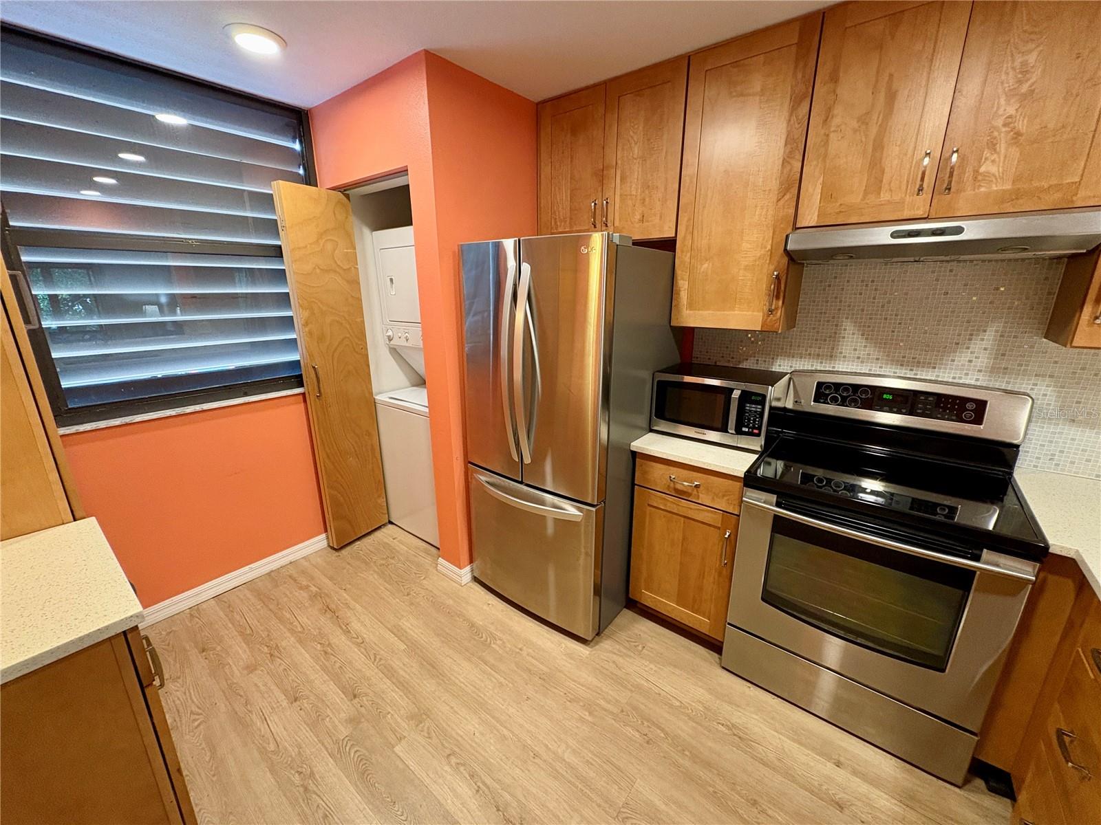 Image 5 of 26 For 378 Springdale Drive 378