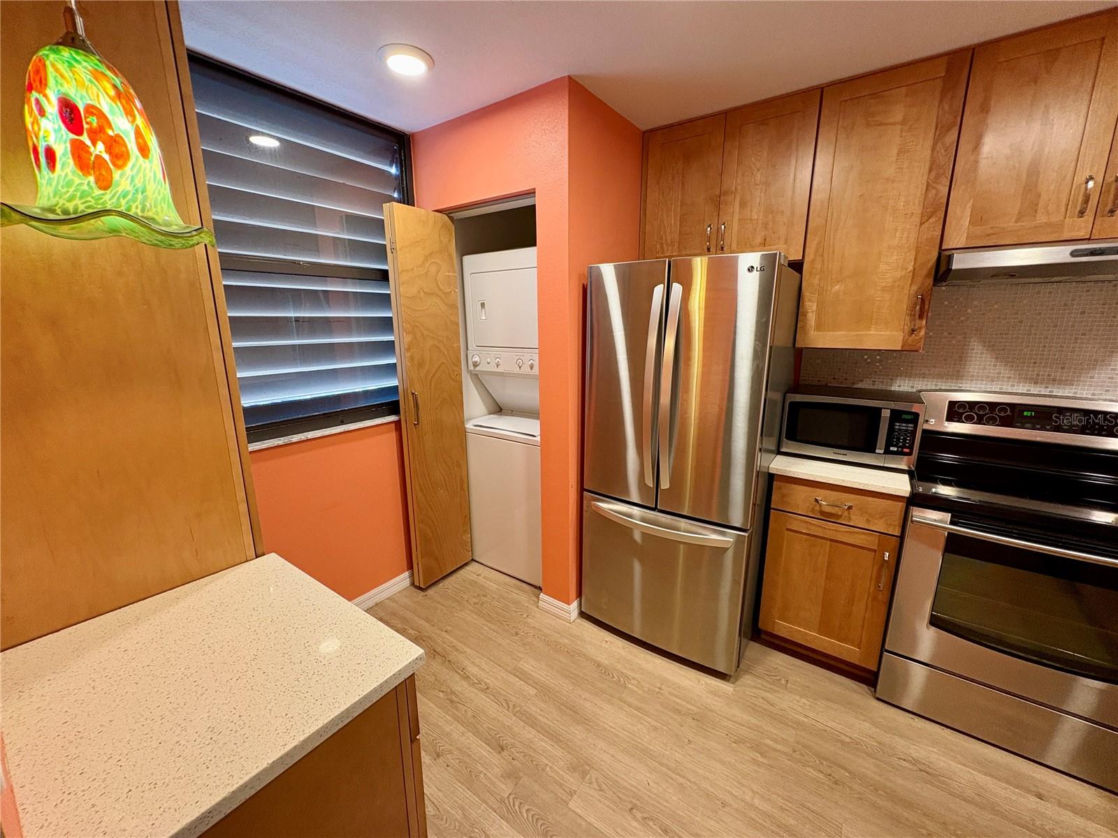 Image 7 of 26 For 378 Springdale Drive 378