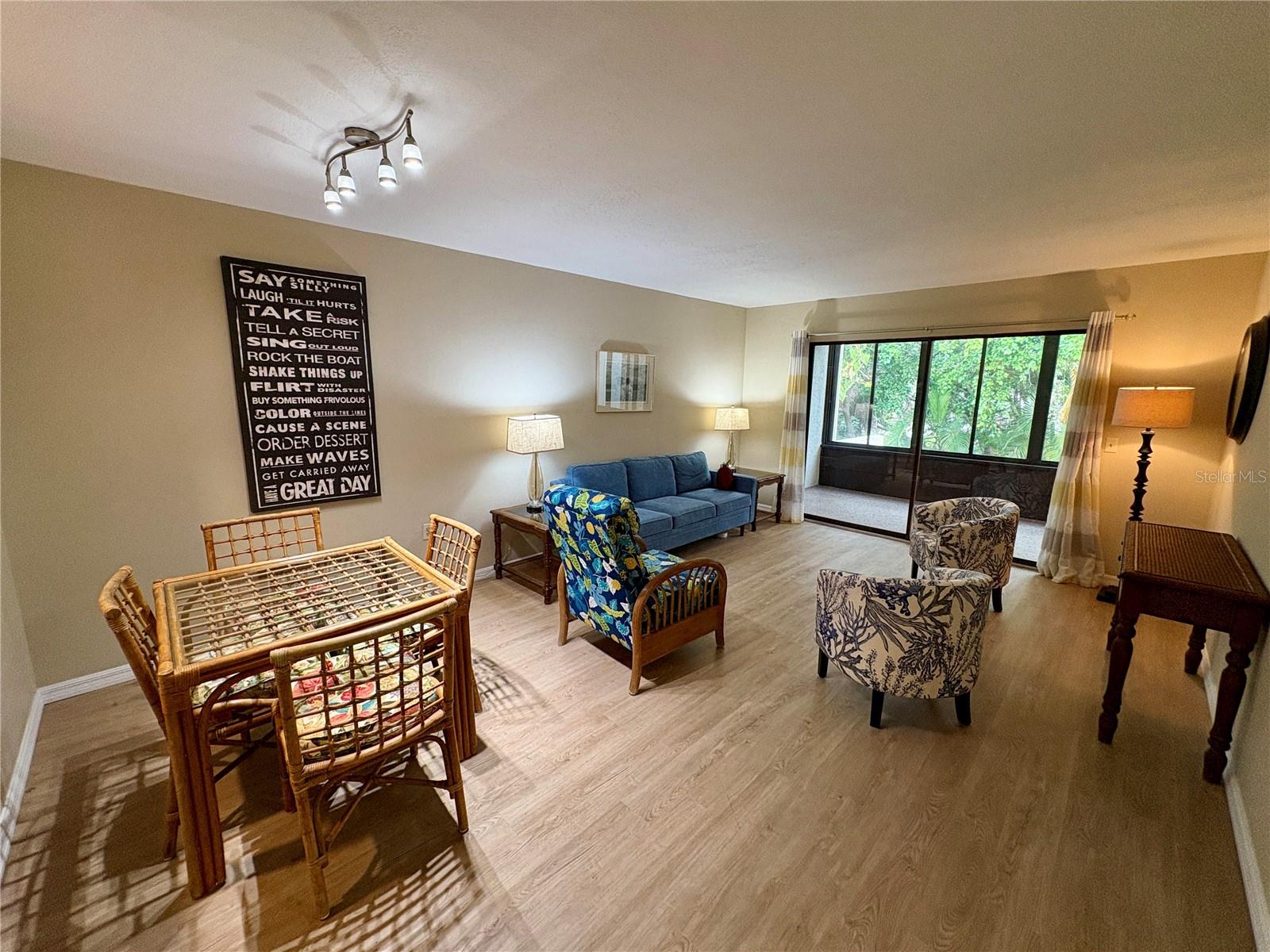 Image 8 of 26 For 378 Springdale Drive 378