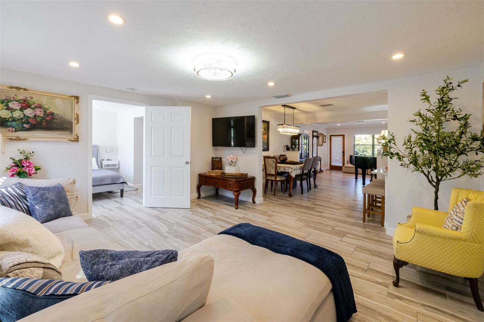 Image 13 of 49 For 4925 Remington Drive