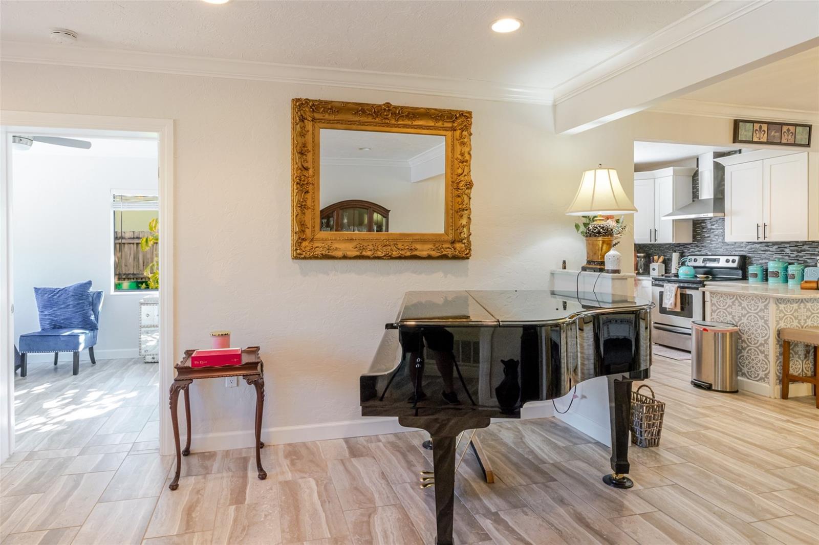 Image 7 of 49 For 4925 Remington Drive