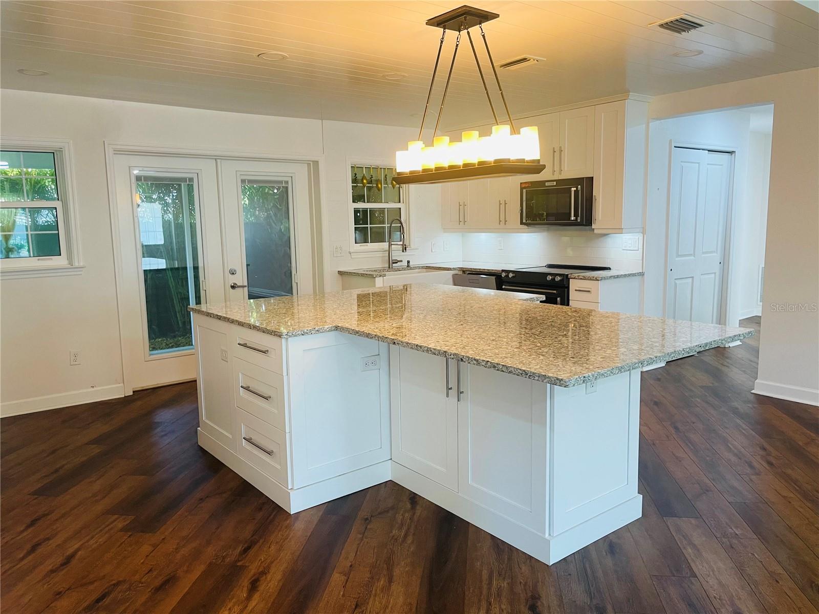 Image 11 of 41 For 1330 Jefferson Avenue