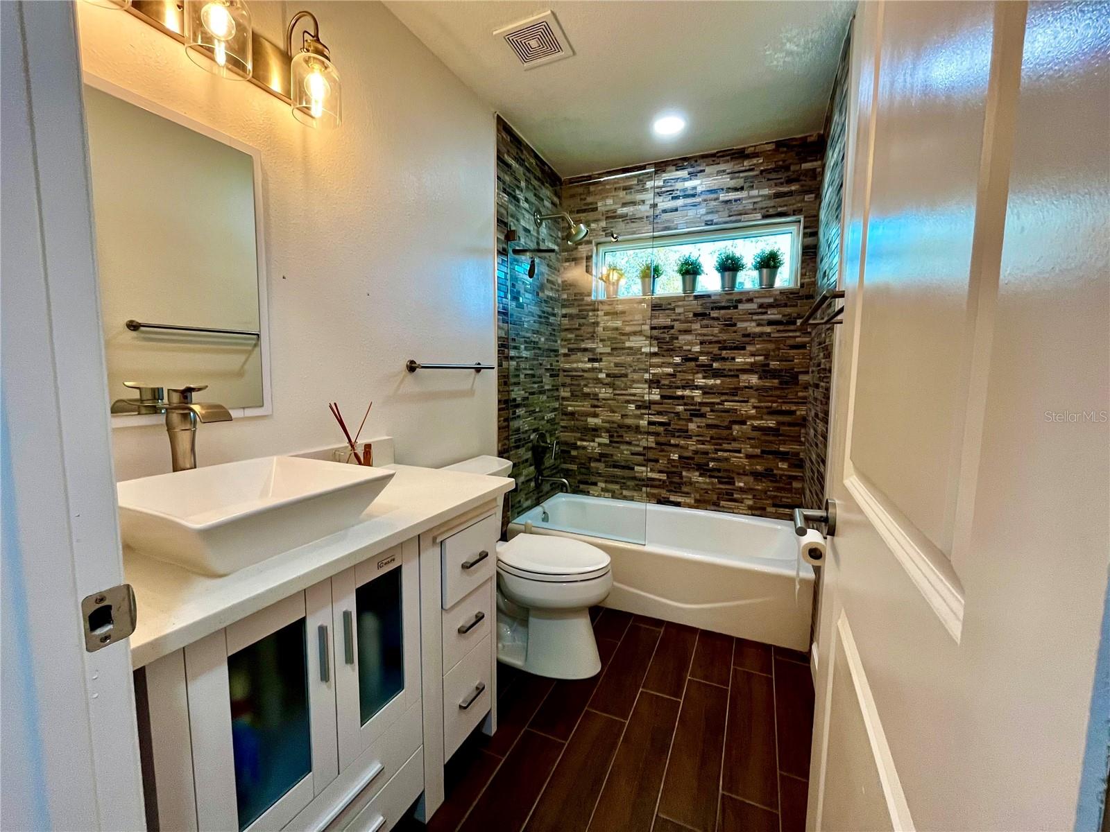 Image 21 of 41 For 1330 Jefferson Avenue