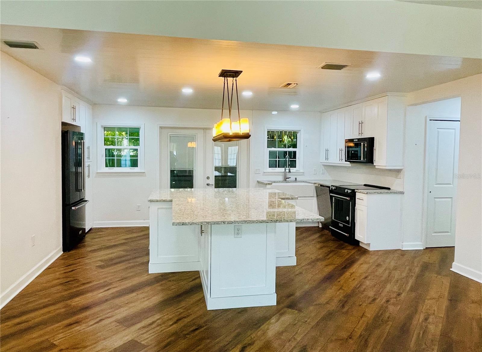 Image 7 of 41 For 1330 Jefferson Avenue