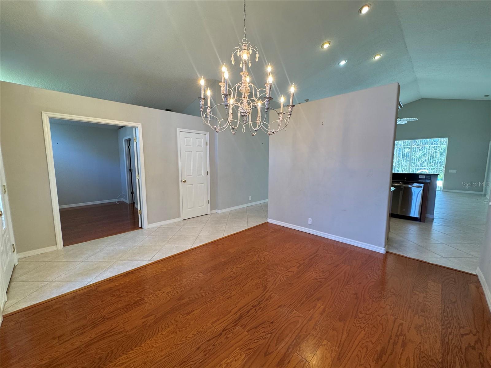 Image 23 of 46 For 6514 Deerberry Court