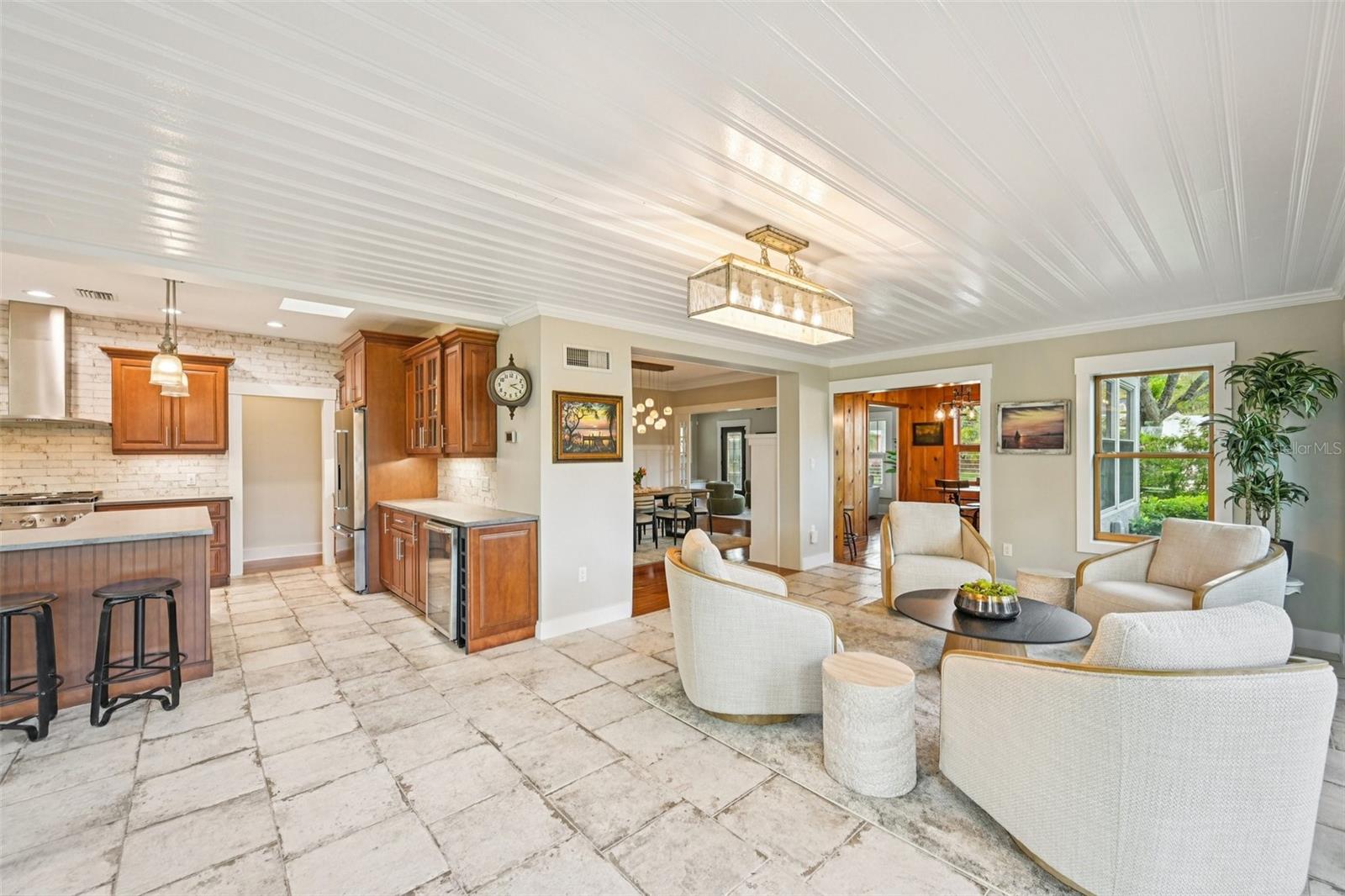 Image 20 of 60 For 207 23rd Street W