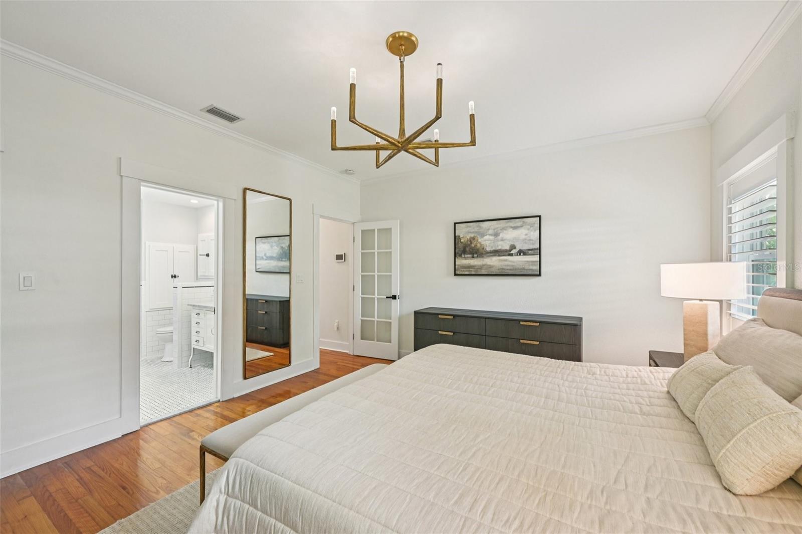 Image 22 of 60 For 207 23rd Street W