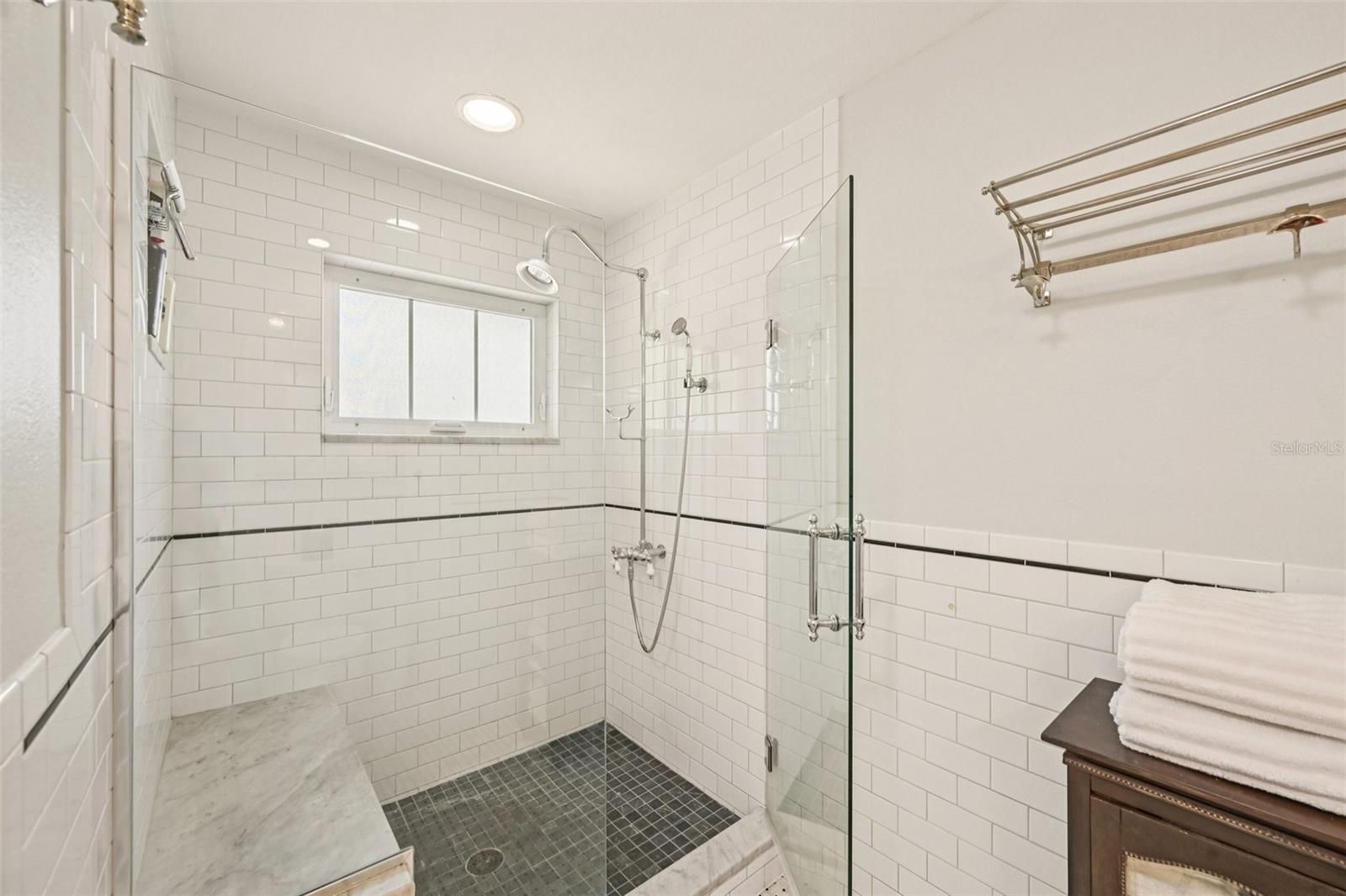 Image 24 of 60 For 207 23rd Street W