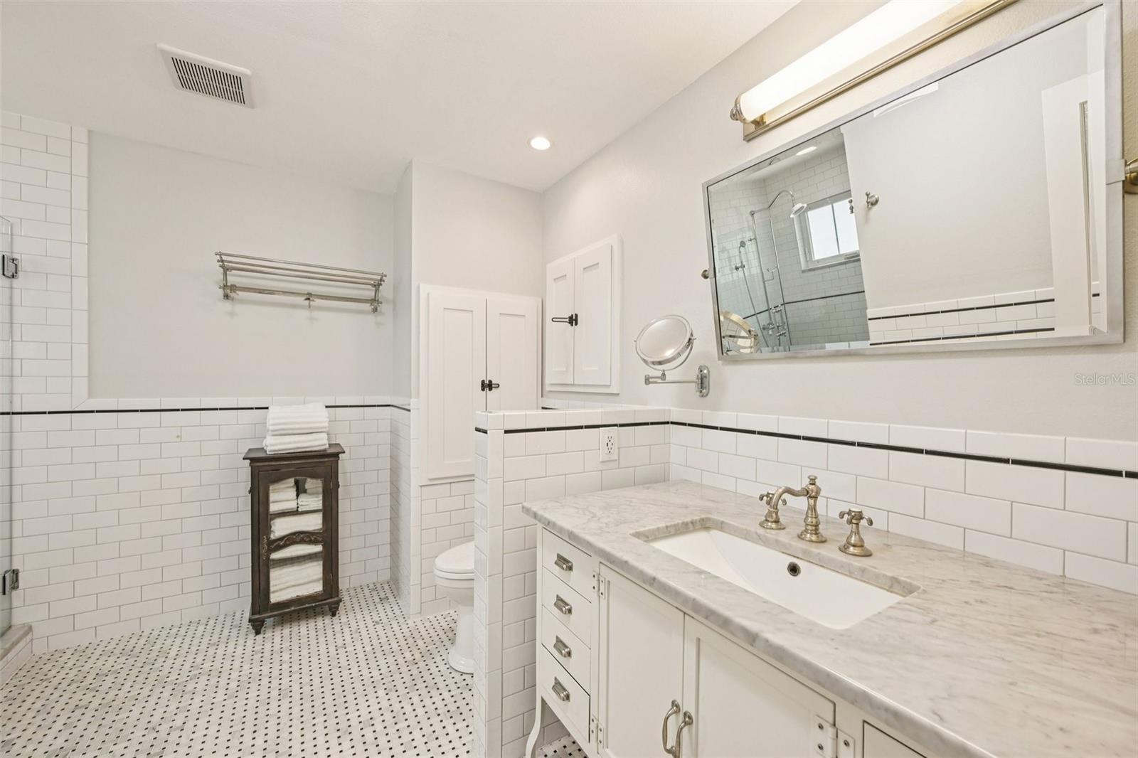 Image 25 of 60 For 207 23rd Street W