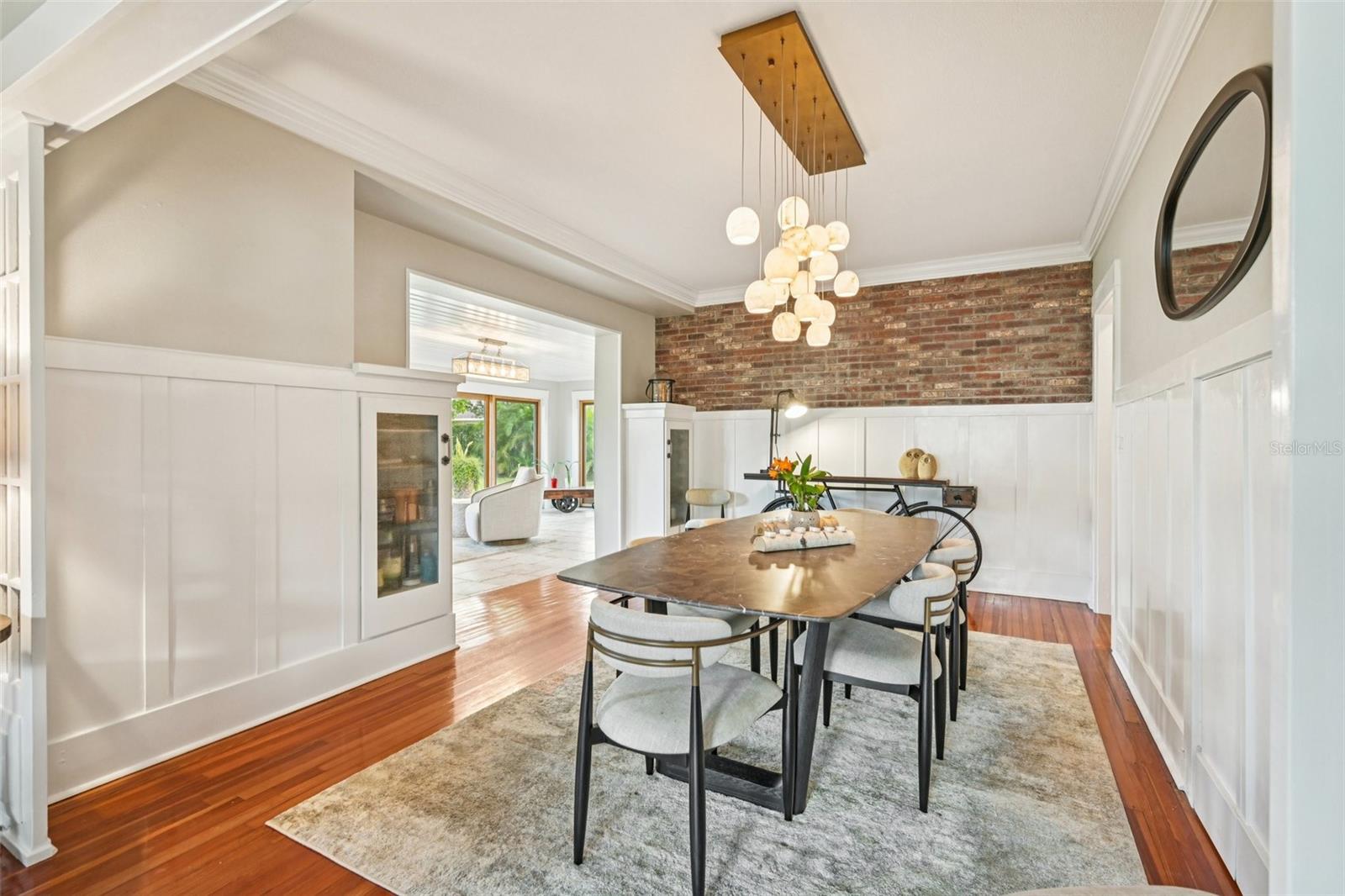 Image 3 of 60 For 207 23rd Street W