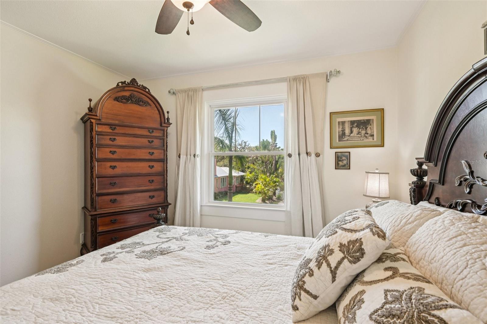 Image 40 of 60 For 207 23rd Street W