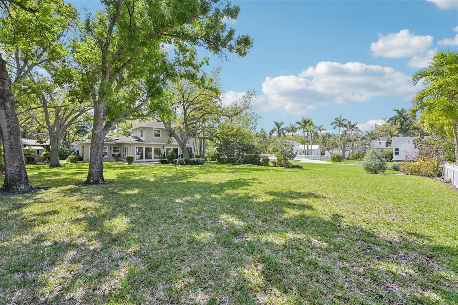 Image 55 of 60 For 207 23rd Street W