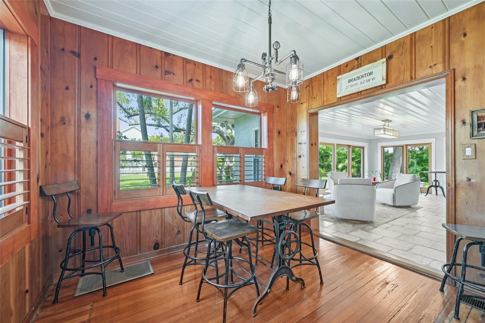 Image 6 of 60 For 207 23rd Street W