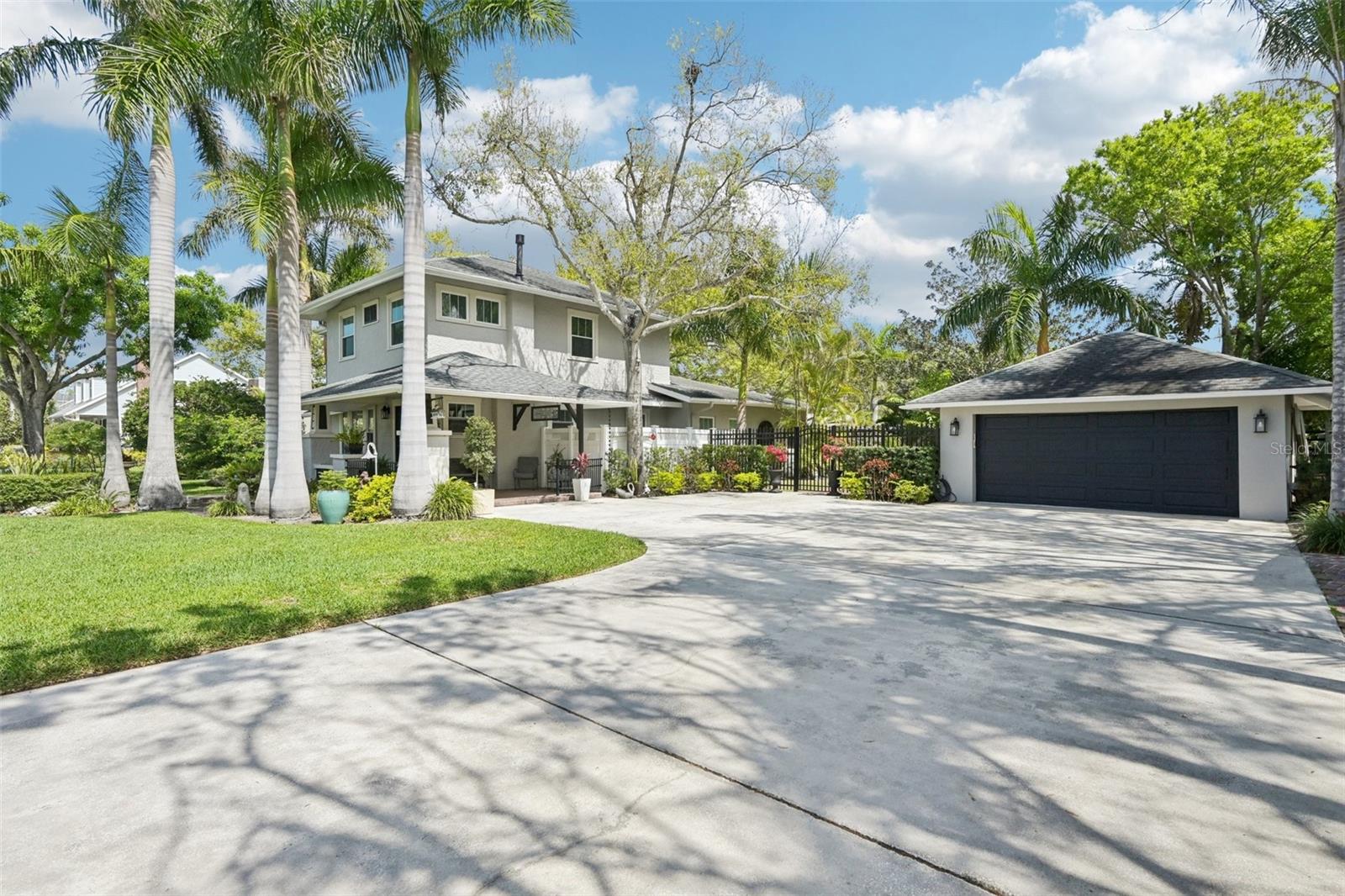 Image 9 of 60 For 207 23rd Street W