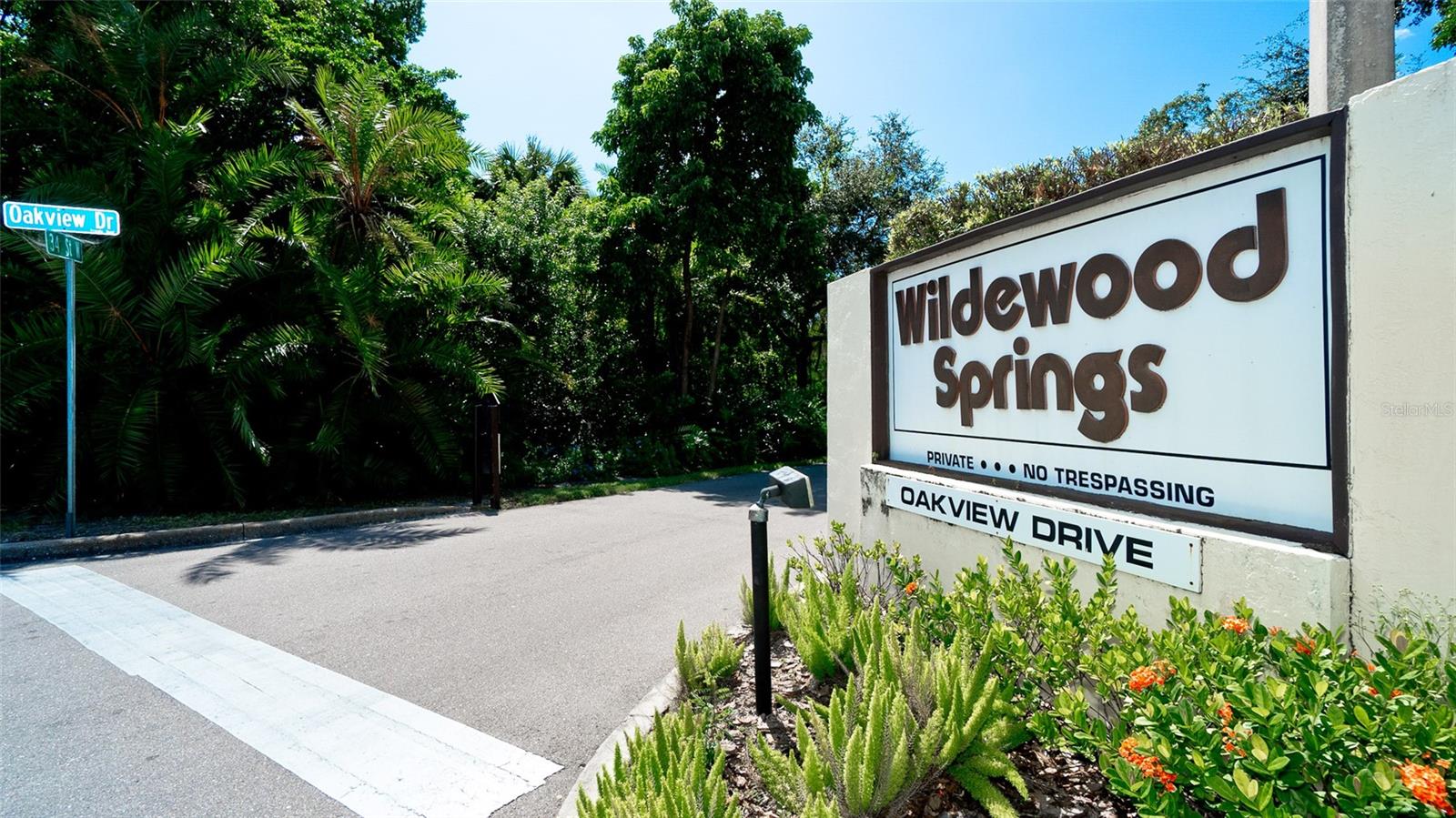 Image 11 of 28 For 542 542 Lakeside Drive 542