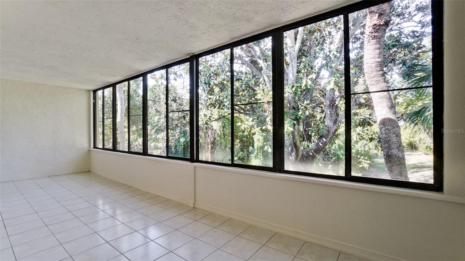 Image 16 of 28 For 542 542 Lakeside Drive 542