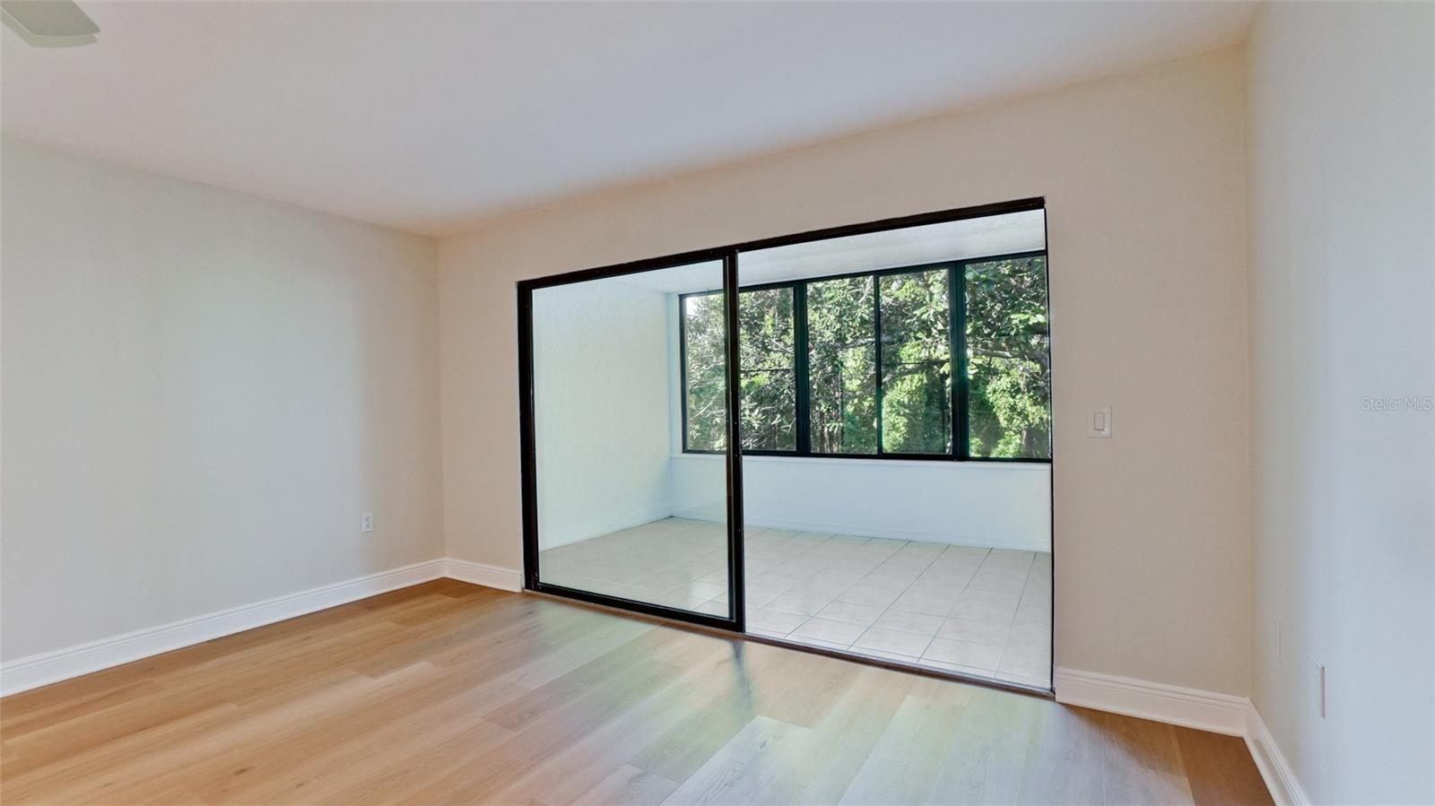 Image 19 of 28 For 542 542 Lakeside Drive 542