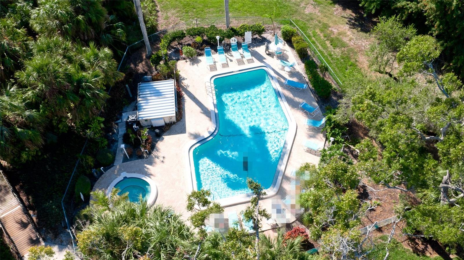 Image 2 of 28 For 542 542 Lakeside Drive 542