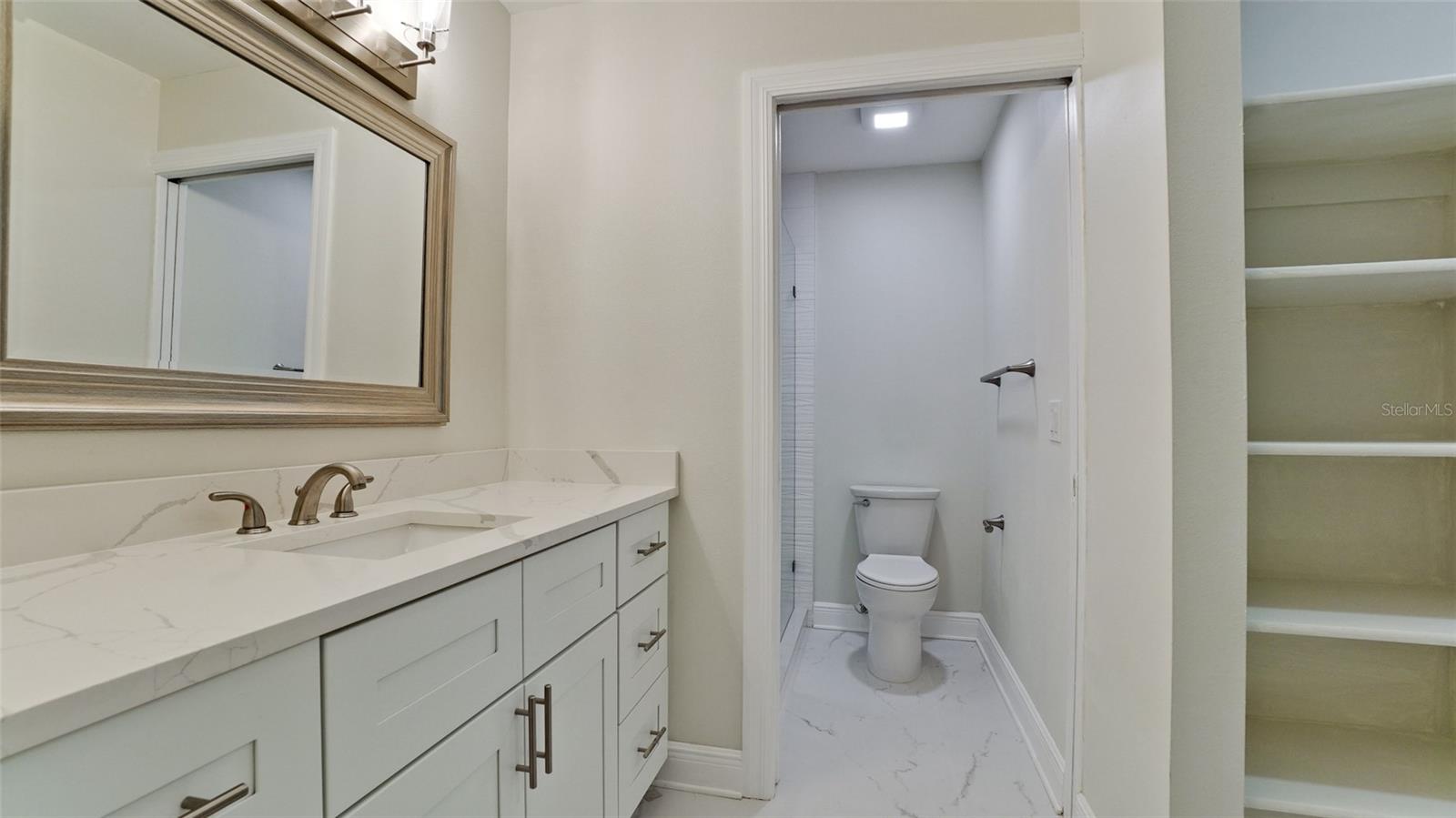 Image 25 of 28 For 542 542 Lakeside Drive 542