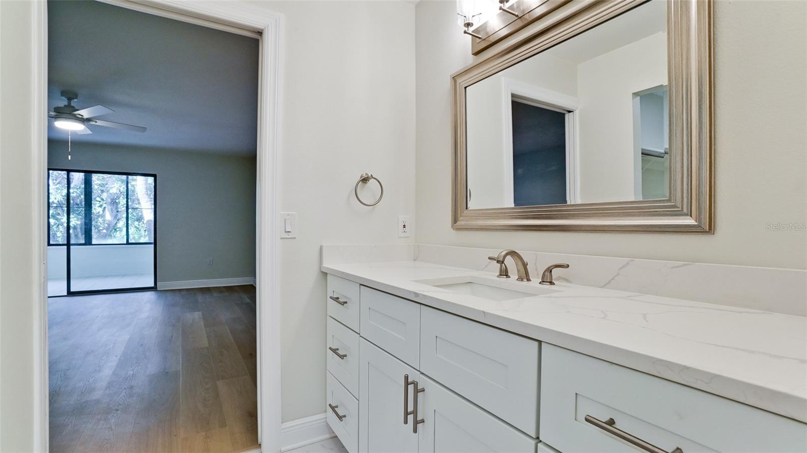 Image 26 of 28 For 542 542 Lakeside Drive 542