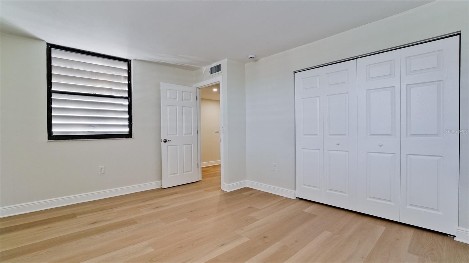 Image 27 of 28 For 542 542 Lakeside Drive 542