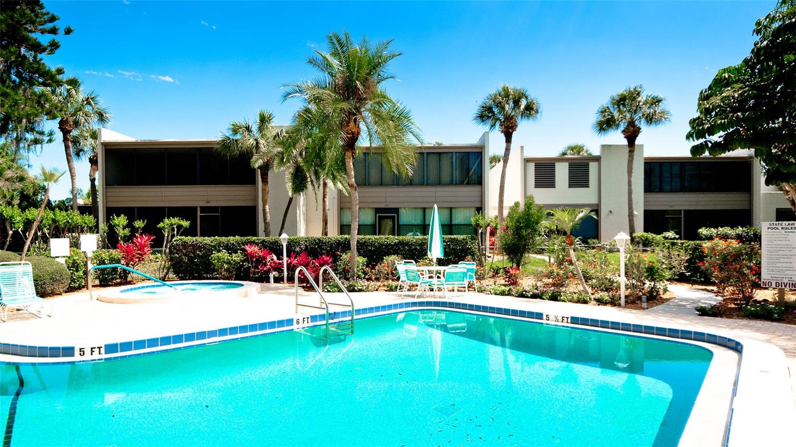 Image 4 of 28 For 542 542 Lakeside Drive 542