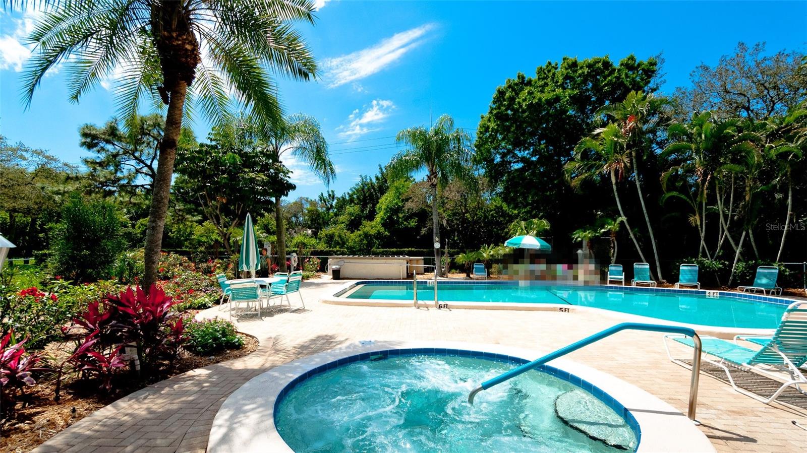 Image 5 of 28 For 542 542 Lakeside Drive 542