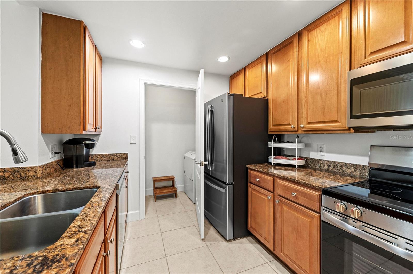 Image 19 of 65 For 808 3rd Avenue W 311