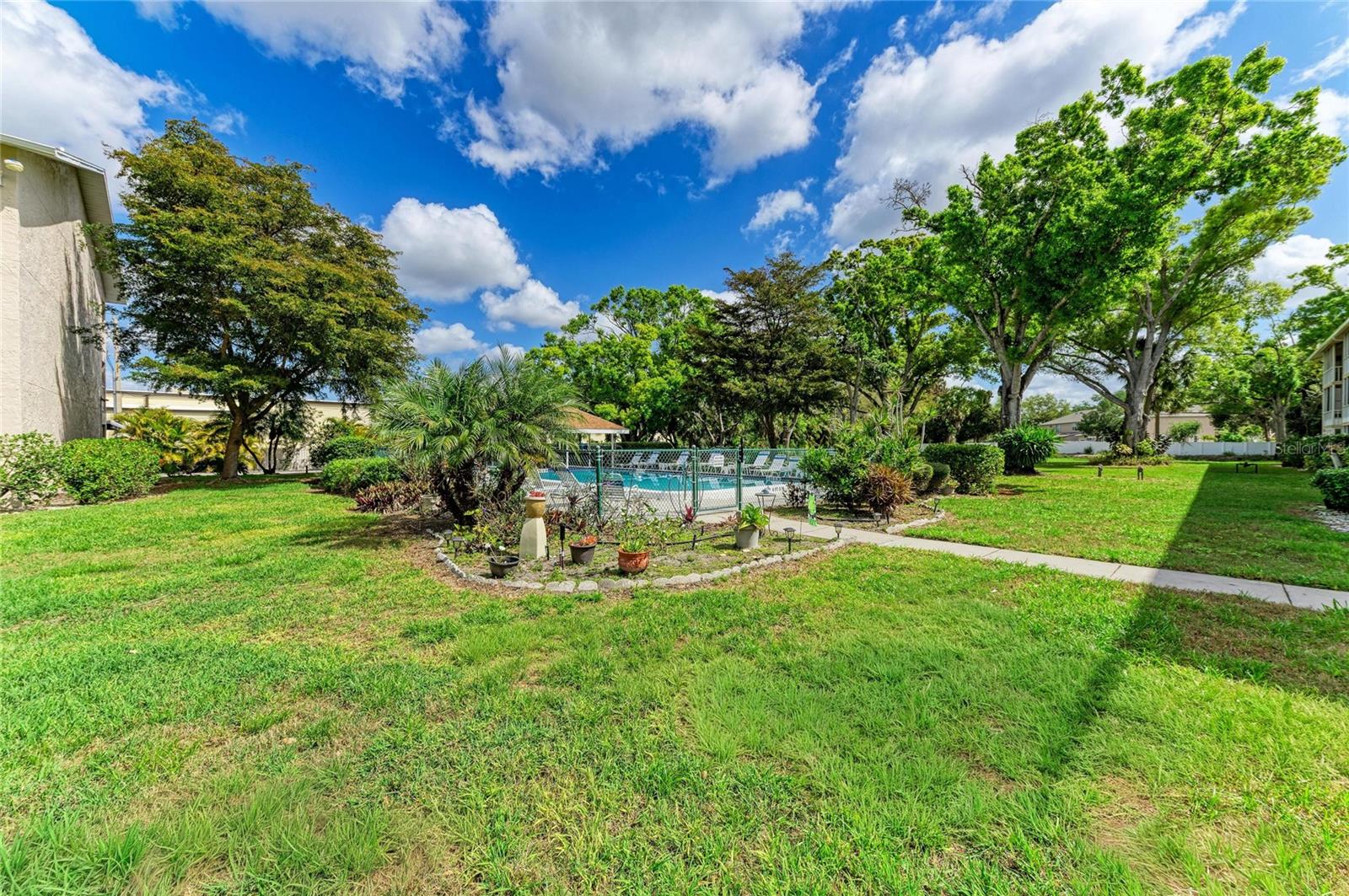 Image 36 of 40 For 3983 Maceachen Boulevard 424