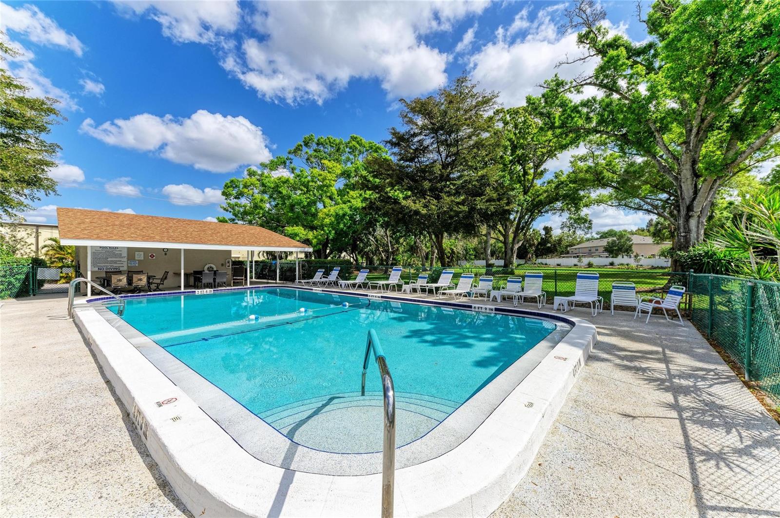 Image 6 of 40 For 3983 Maceachen Boulevard 424