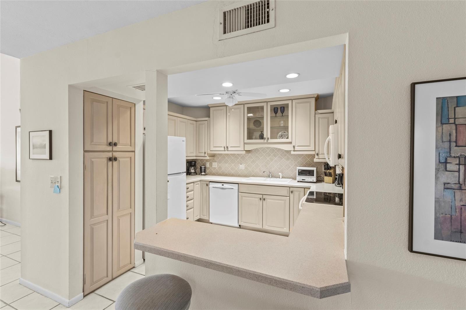 Image 13 of 39 For 1633 Boathouse Circle 232